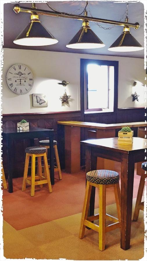 Gorron Hotel Le Bretagne Et Restaurant Le Papillon מראה חיצוני תמונה
